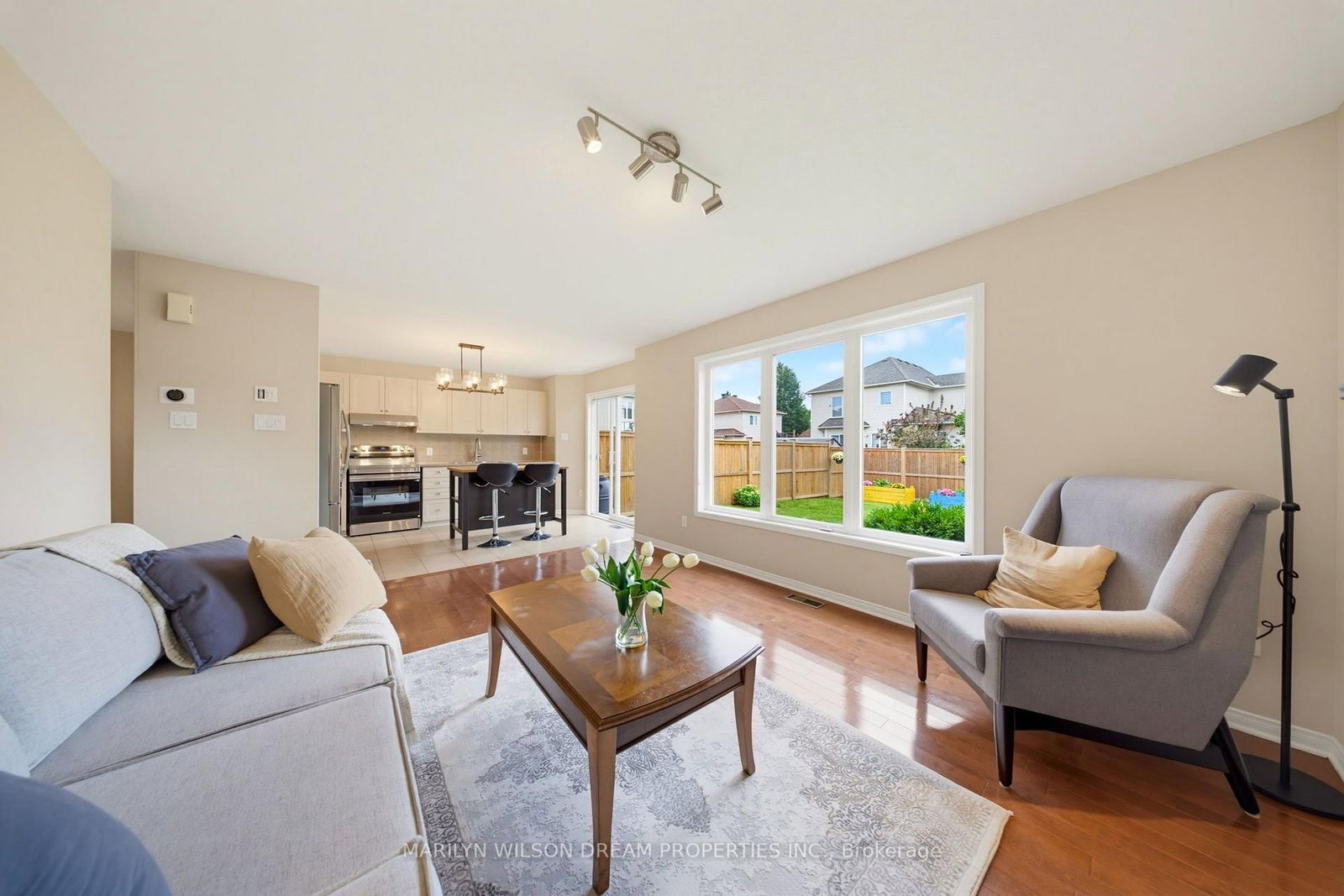 32 Valencia Street • Ottawa, ON photo 12
