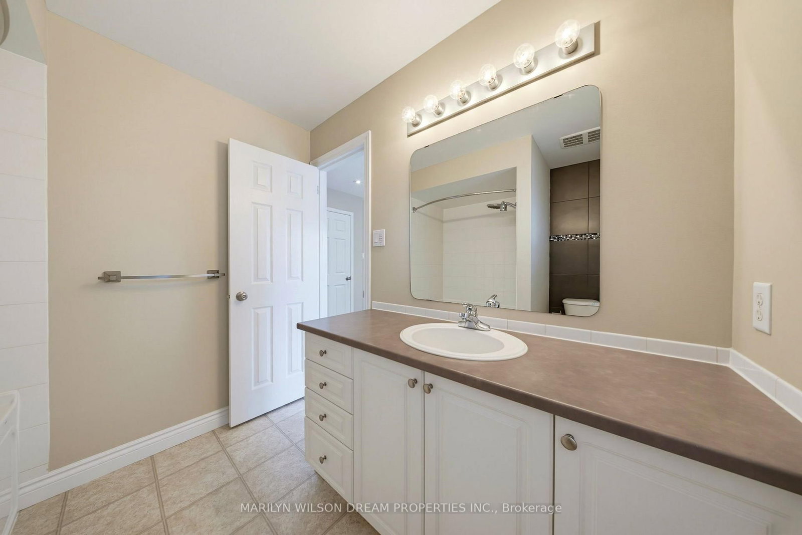 32 Valencia Street • Ottawa, ON photo 23