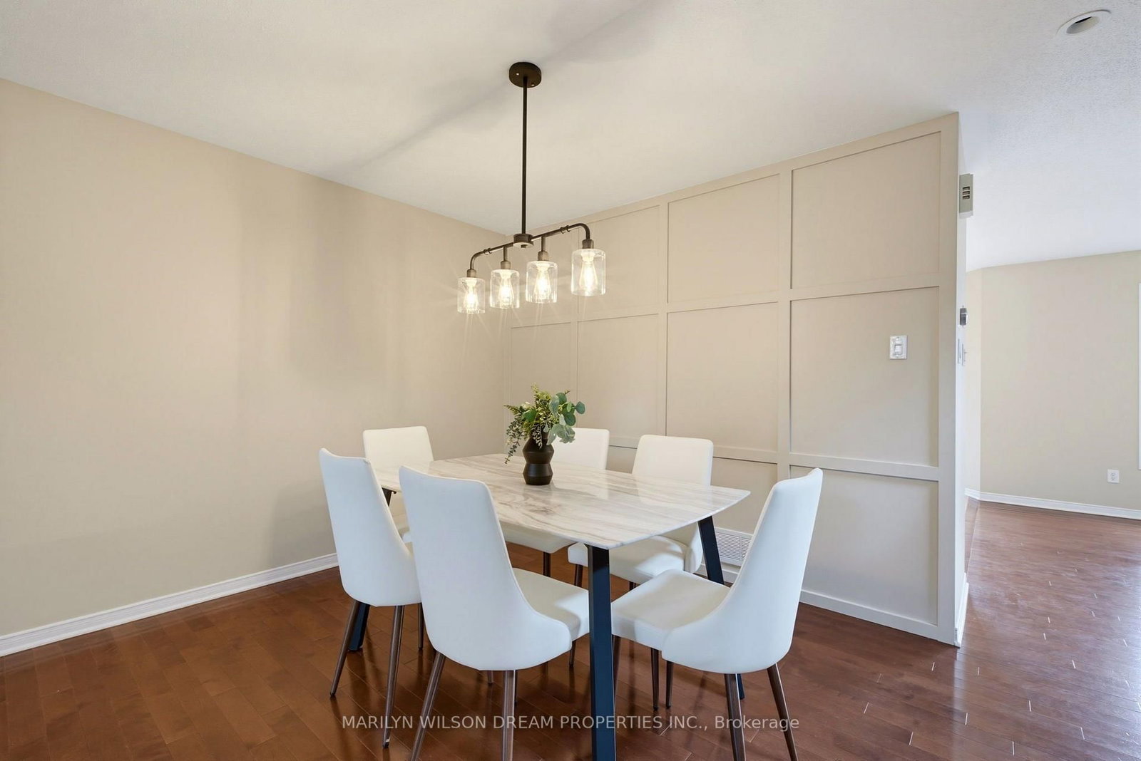 32 Valencia Street • Ottawa, ON photo 4