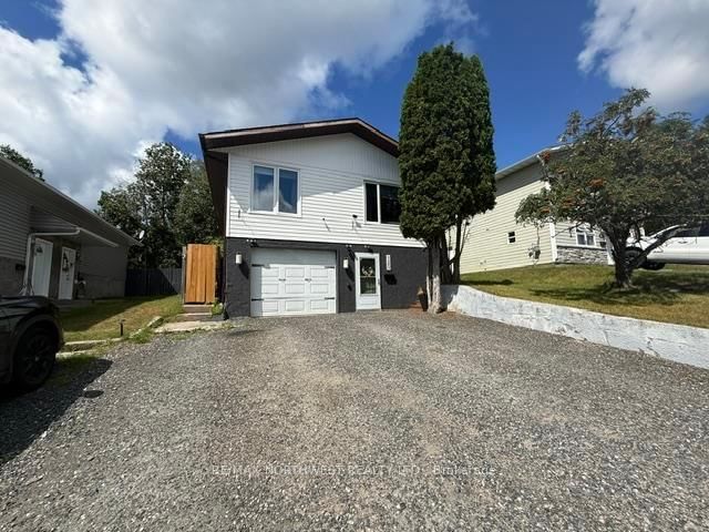 120 Minto Cres