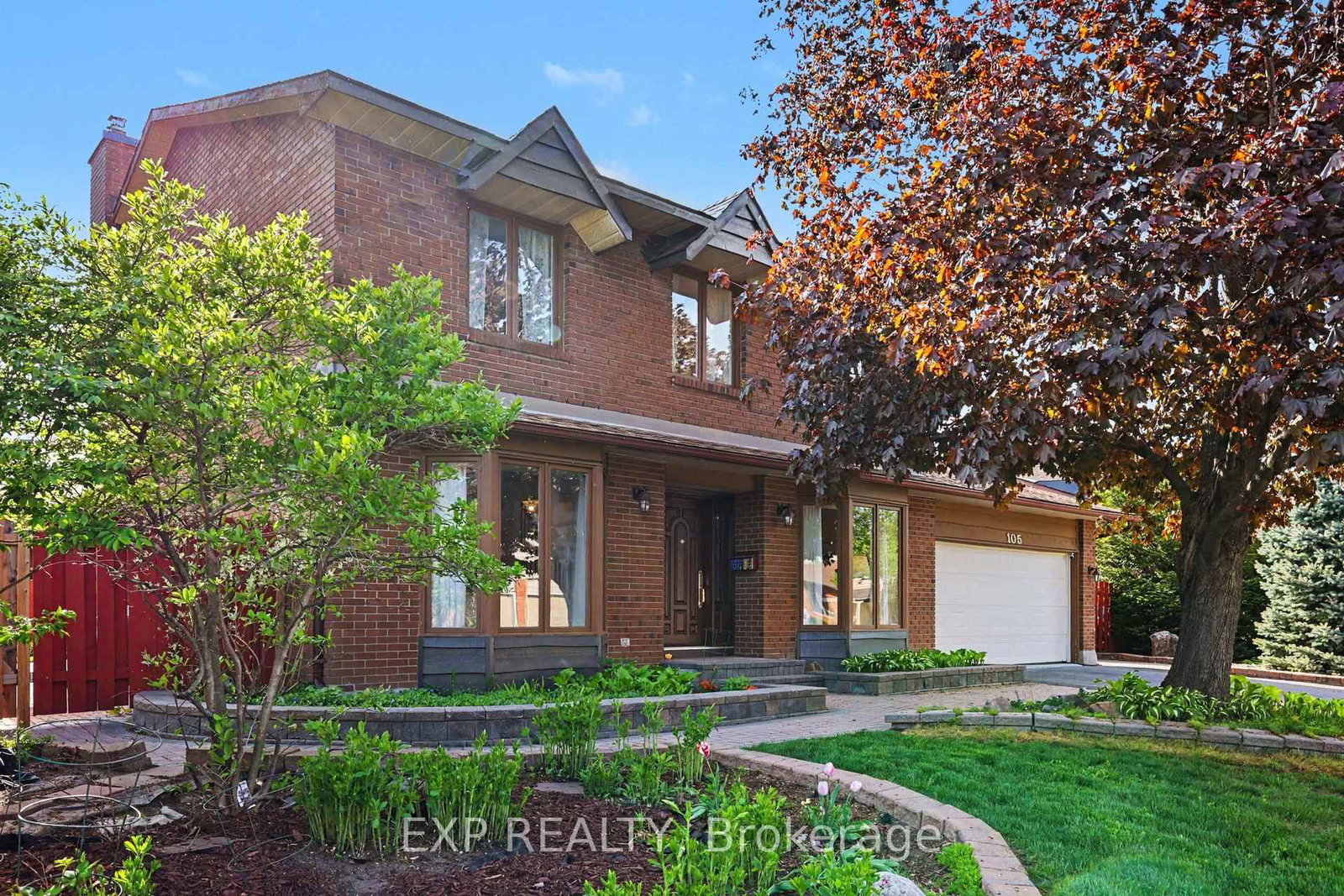 105 Country Club Drive • Ottawa, ON photo 2