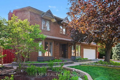 105 Country Club Drive • Ottawa, ON photo 2