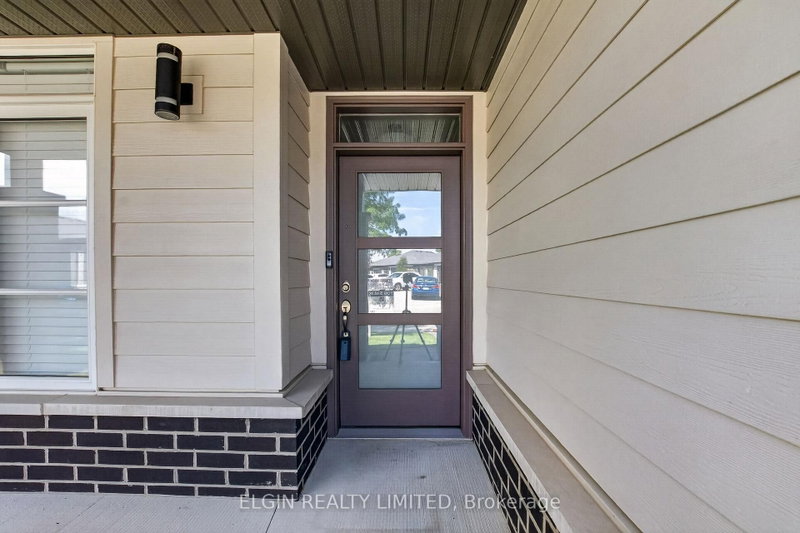 18 - 10 Mcpherson Court N