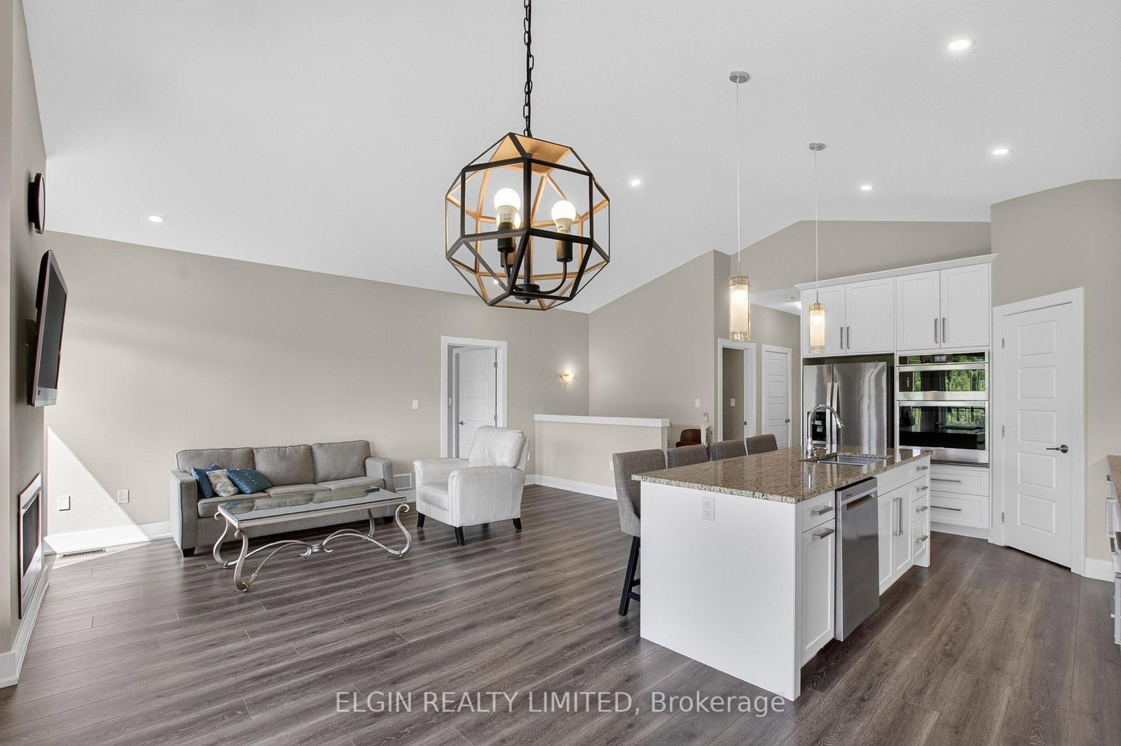 10 Mcpherson Court N • #18 • Central Elgin, ON photo 9