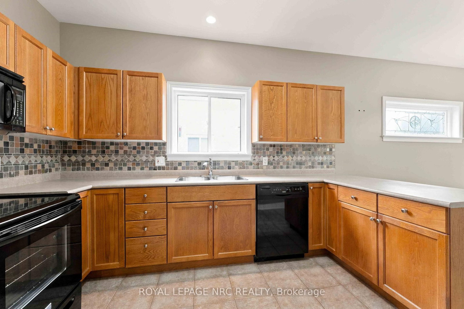 42 Loretta Drive • Niagara-on-the-Lake, ON photo 13