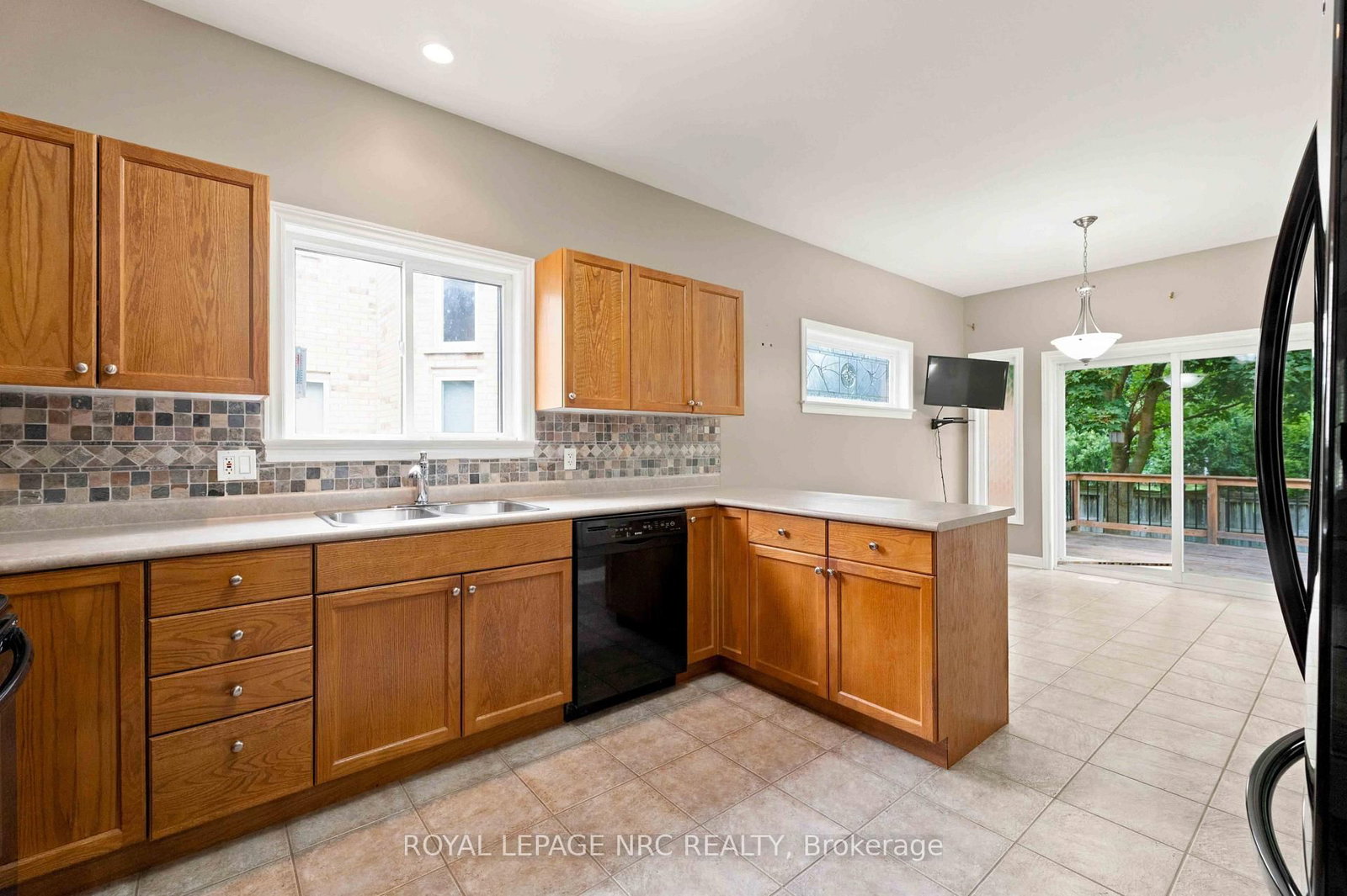 42 Loretta Drive • Niagara-on-the-Lake, ON photo 14