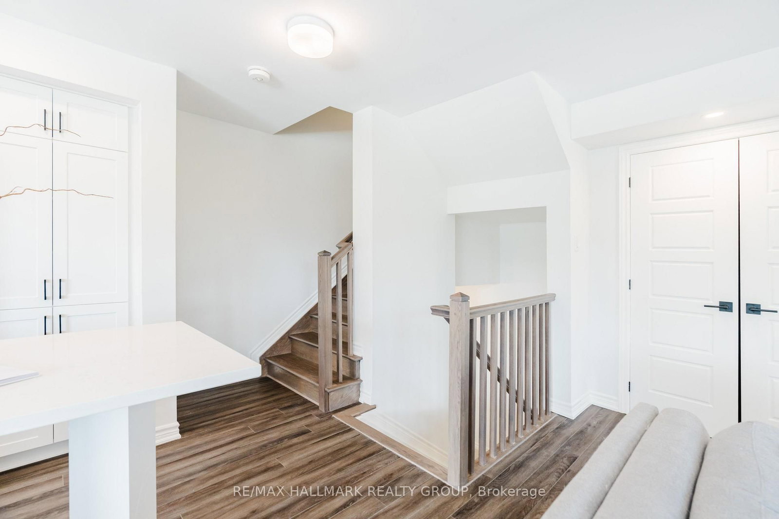 583 Takamose Private • #217 • Ottawa, ON photo 21