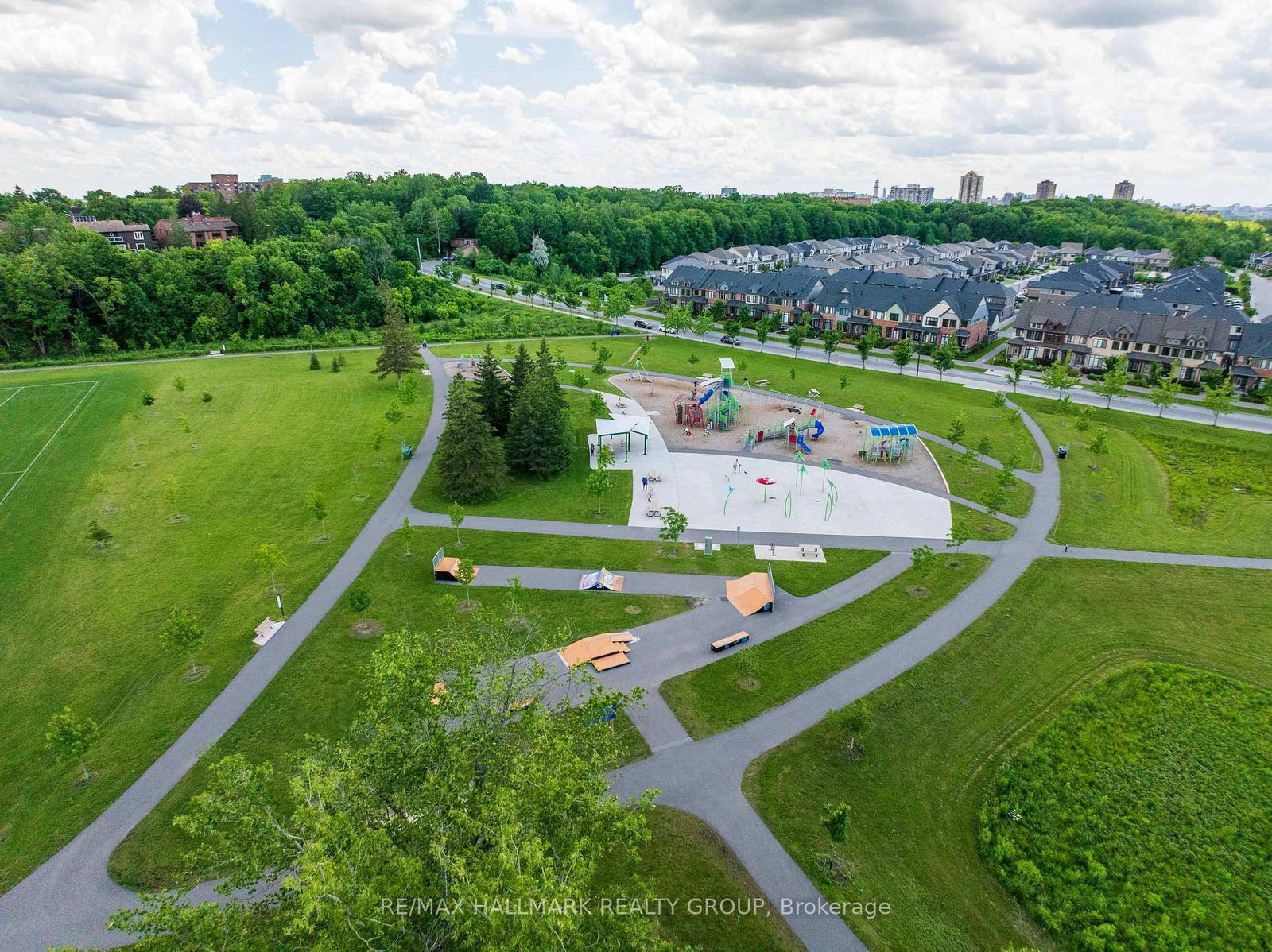 583 Takamose Private • #217 • Ottawa, ON photo 40