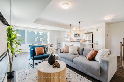 583 Takamose Private • #217 • Ottawa, ON photo 9