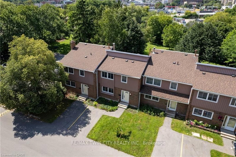 80 - 121 University Avenue E