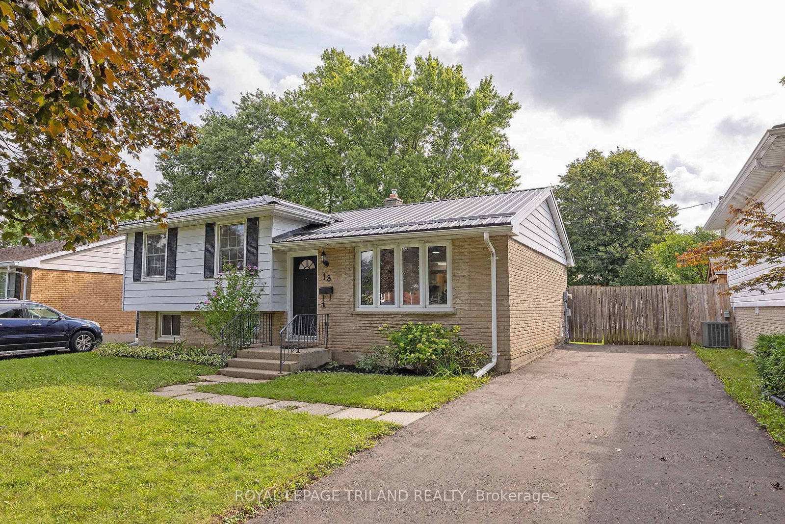 18 Laurier Road • St. Thomas, ON photo 1