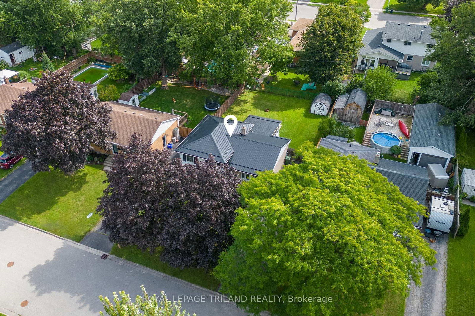 18 Laurier Road • St. Thomas, ON photo 3