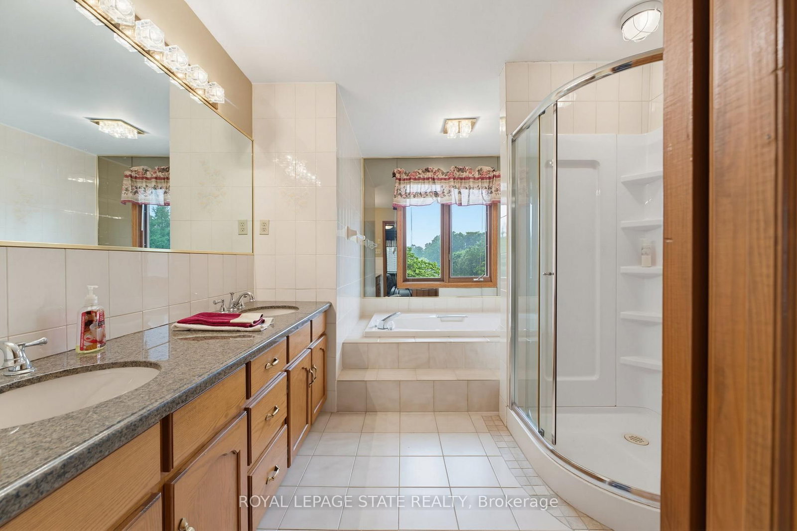 348 Shaver Road • Hamilton, ON photo 26
