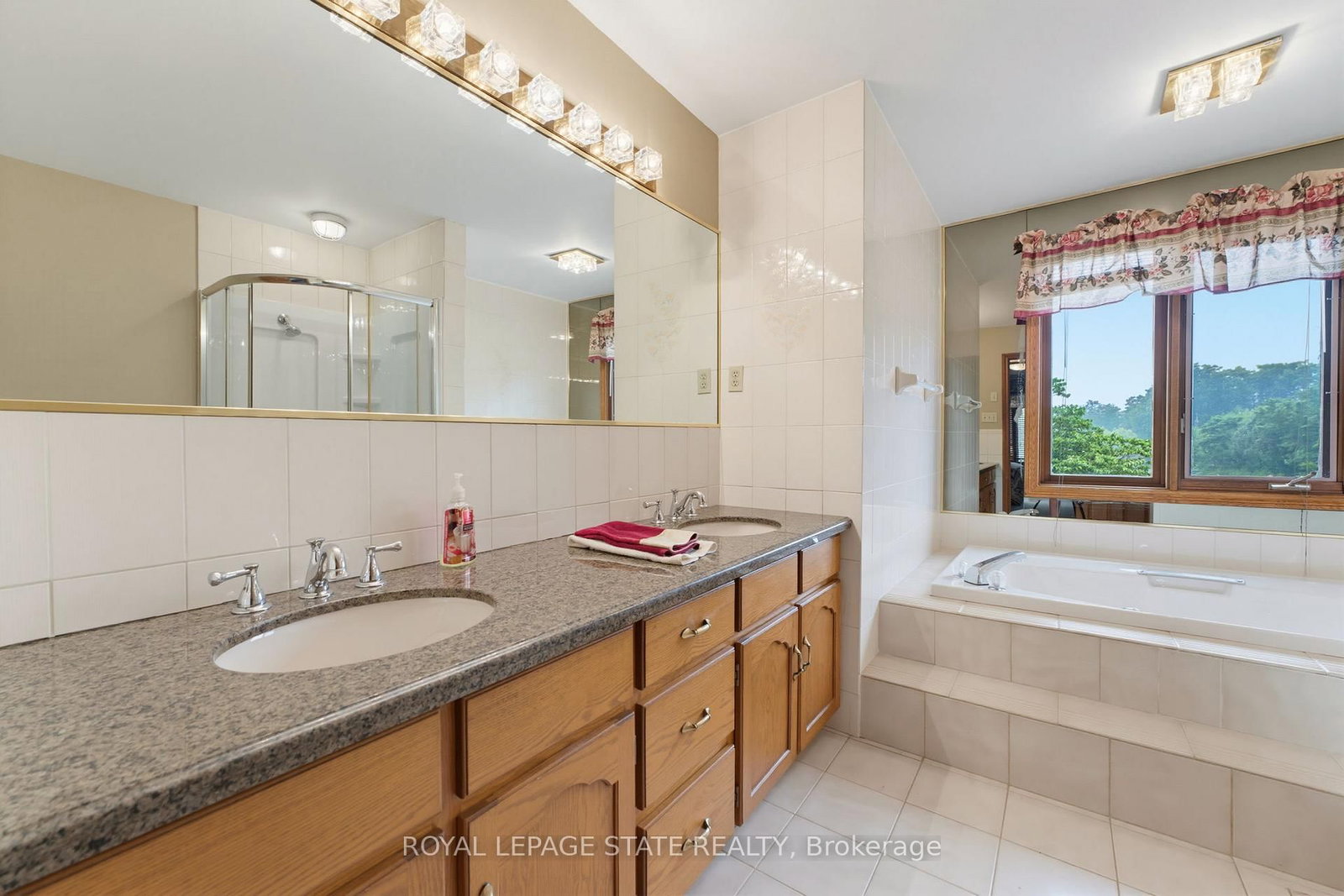 348 Shaver Road • Hamilton, ON photo 27