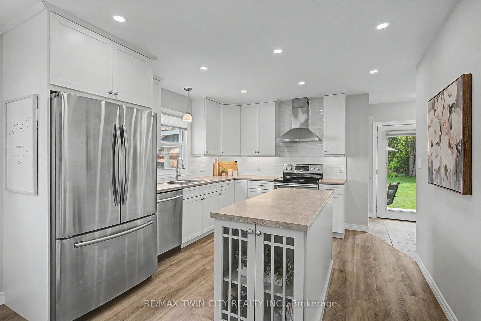 61 Maud Street • Woodstock, ON photo 4