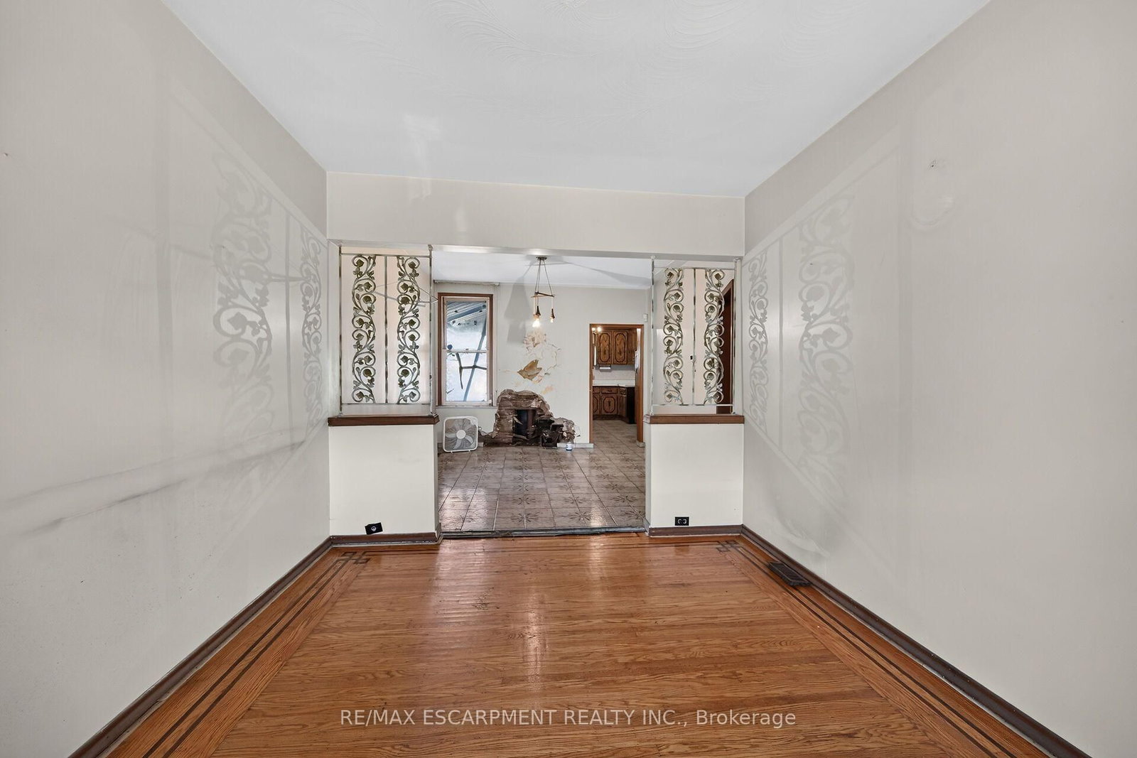 15 Kinrade Avenue • Hamilton, ON photo 12