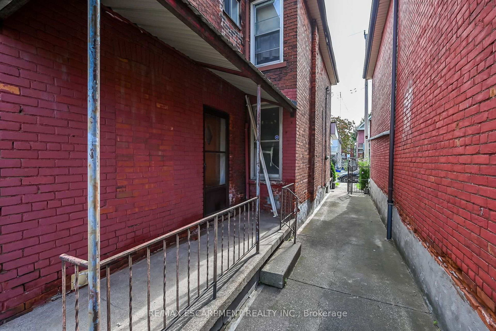 15 Kinrade Avenue • Hamilton, ON photo 30