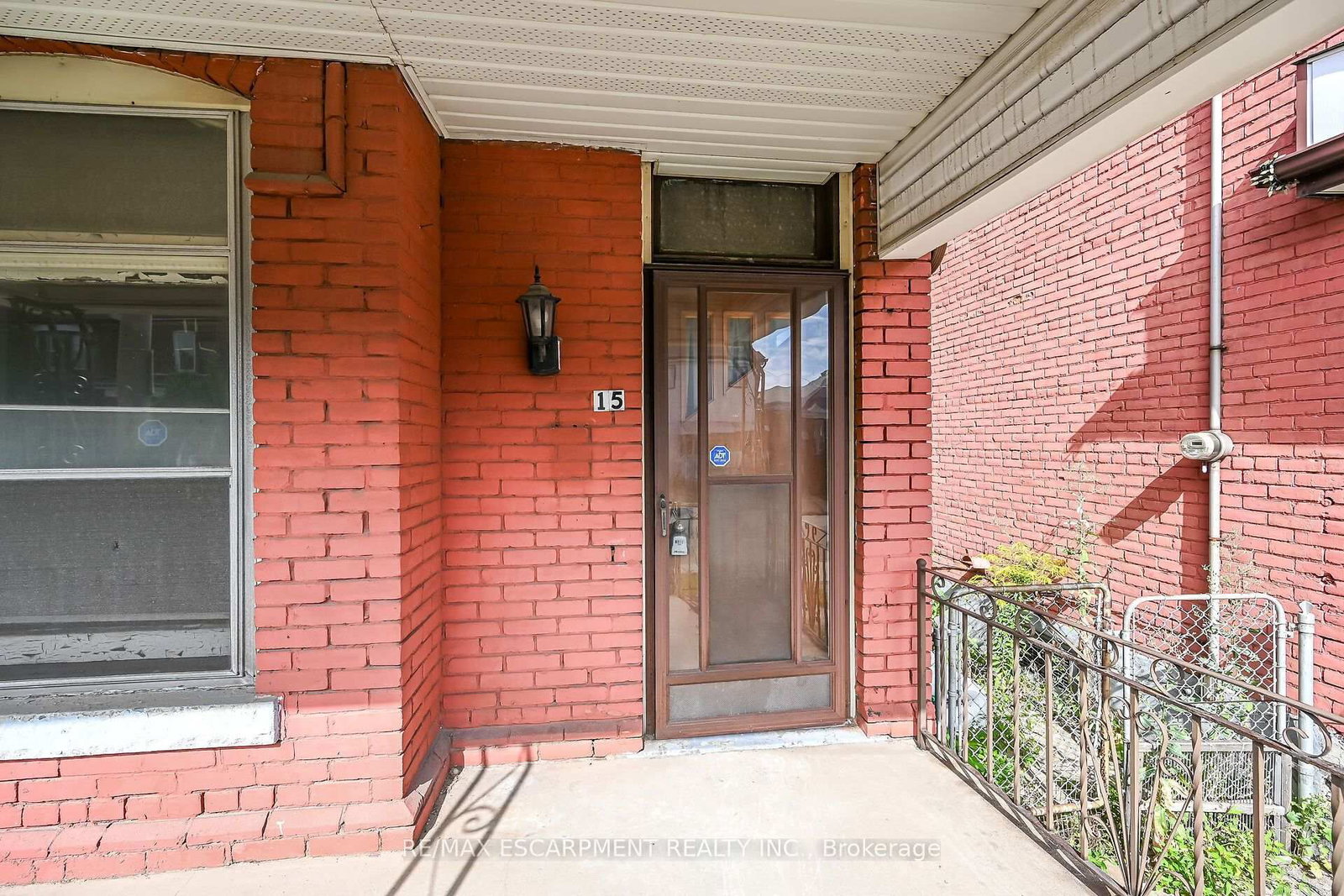 15 Kinrade Avenue • Hamilton, ON photo 4