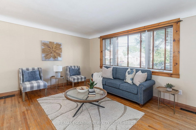 274 East 38th Street
