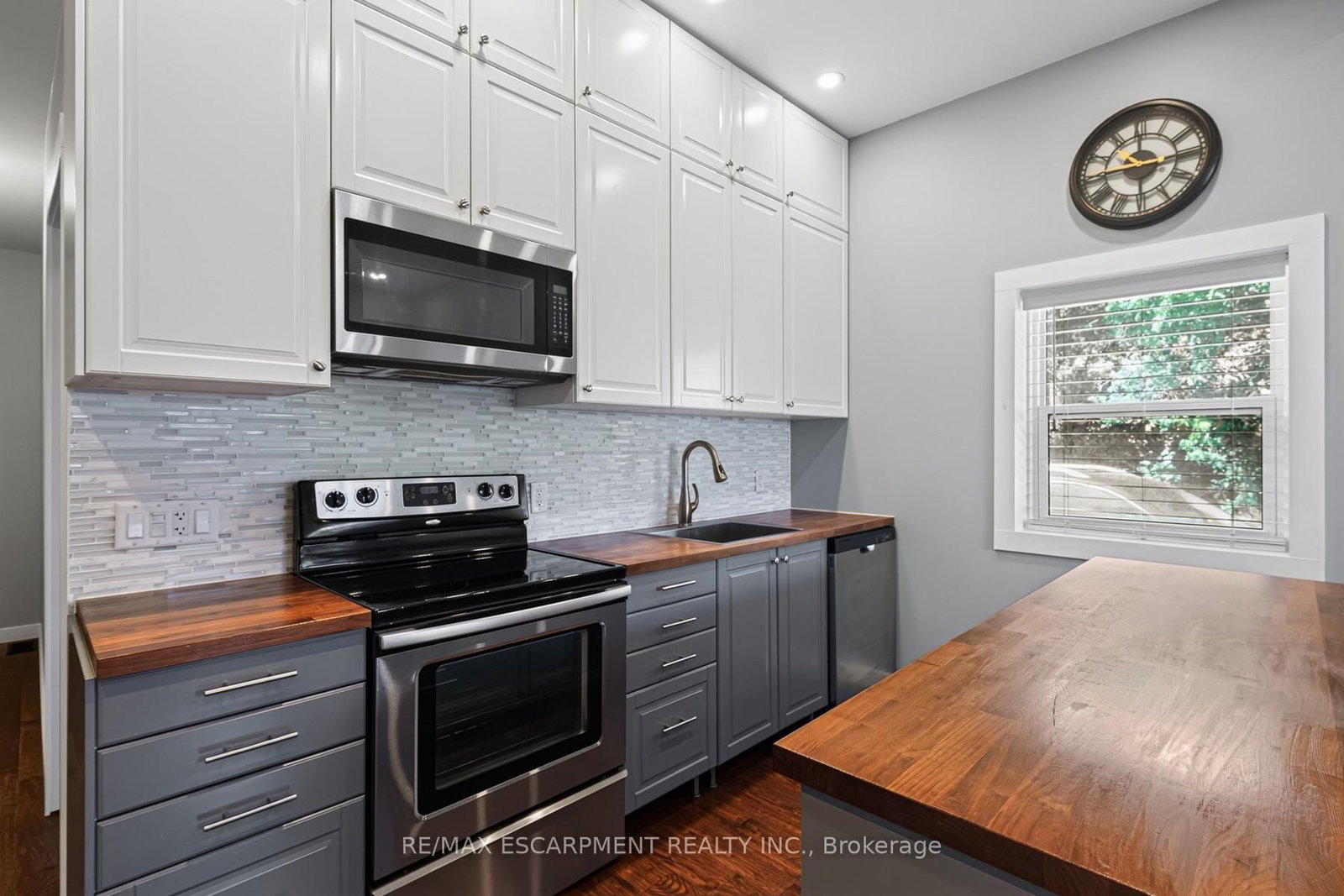21 Cedar Street • Cambridge, ON photo 11