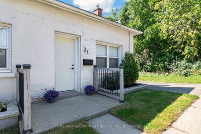 21 Cedar Street • Cambridge, ON photo 3