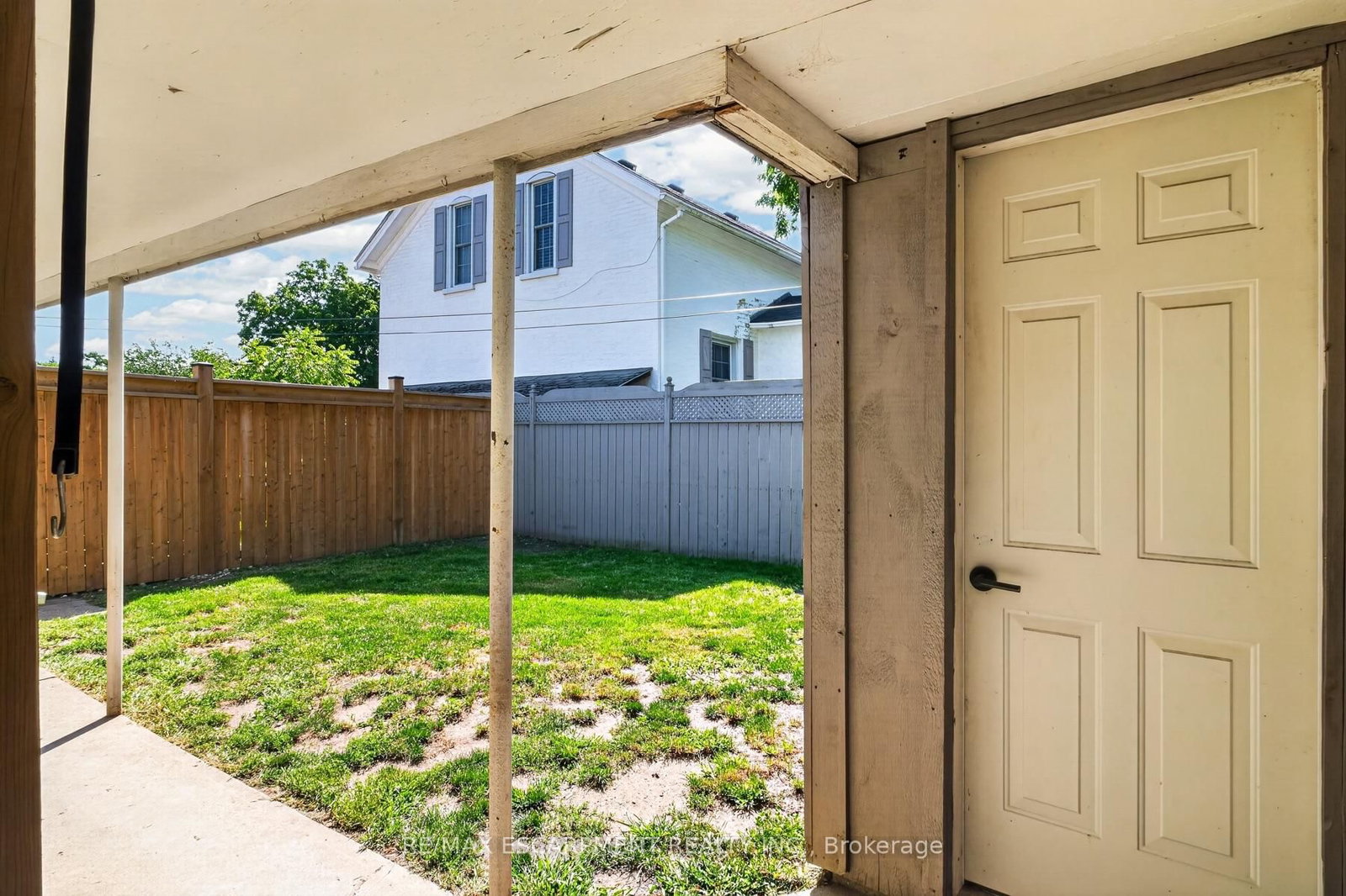21 Cedar Street • Cambridge, ON photo 5