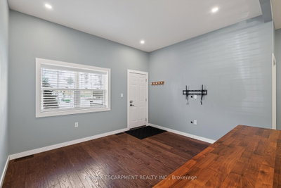 21 Cedar Street • Cambridge, ON photo 8