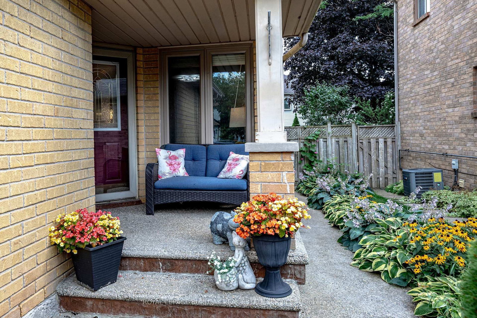 31 Grindstone Way • Hamilton, ON photo 4