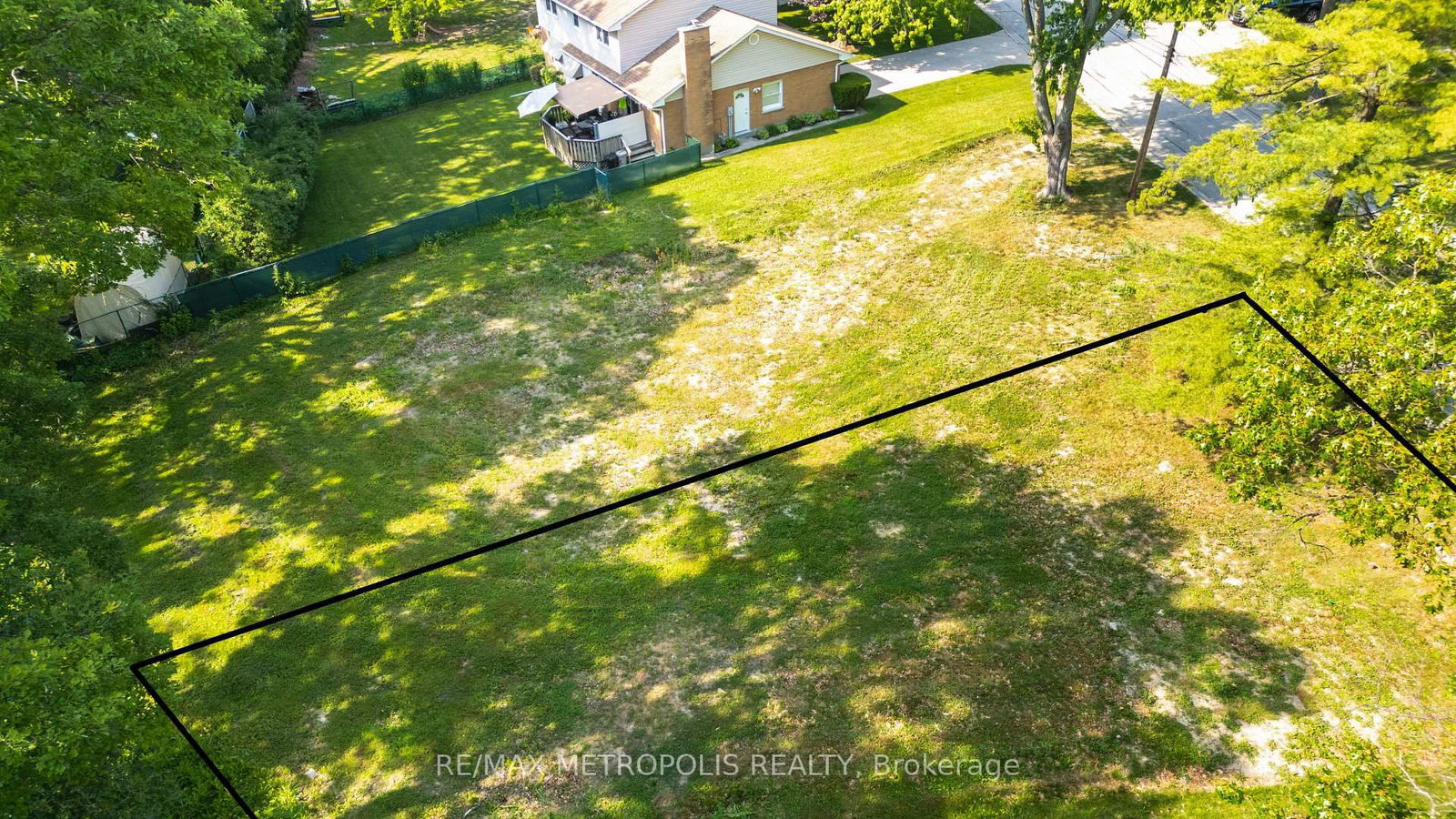 1307-S Ridgewood Drive • Sarnia, ON photo 9