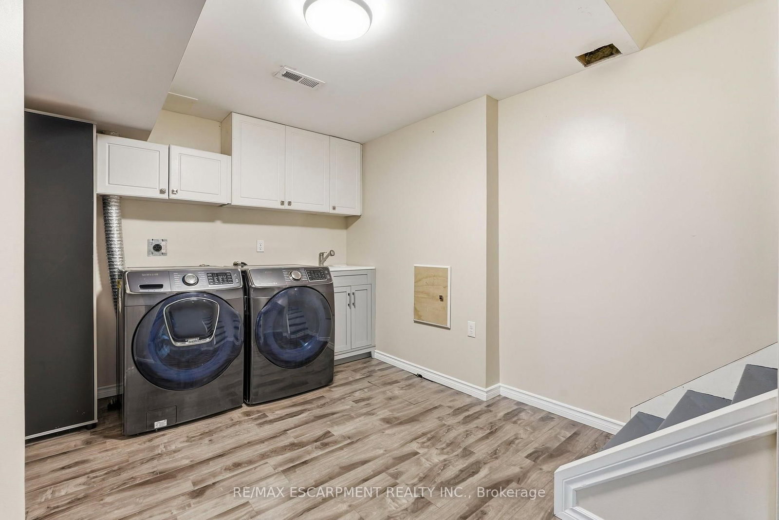 18 Sable Drive • Hamilton, ON photo 36