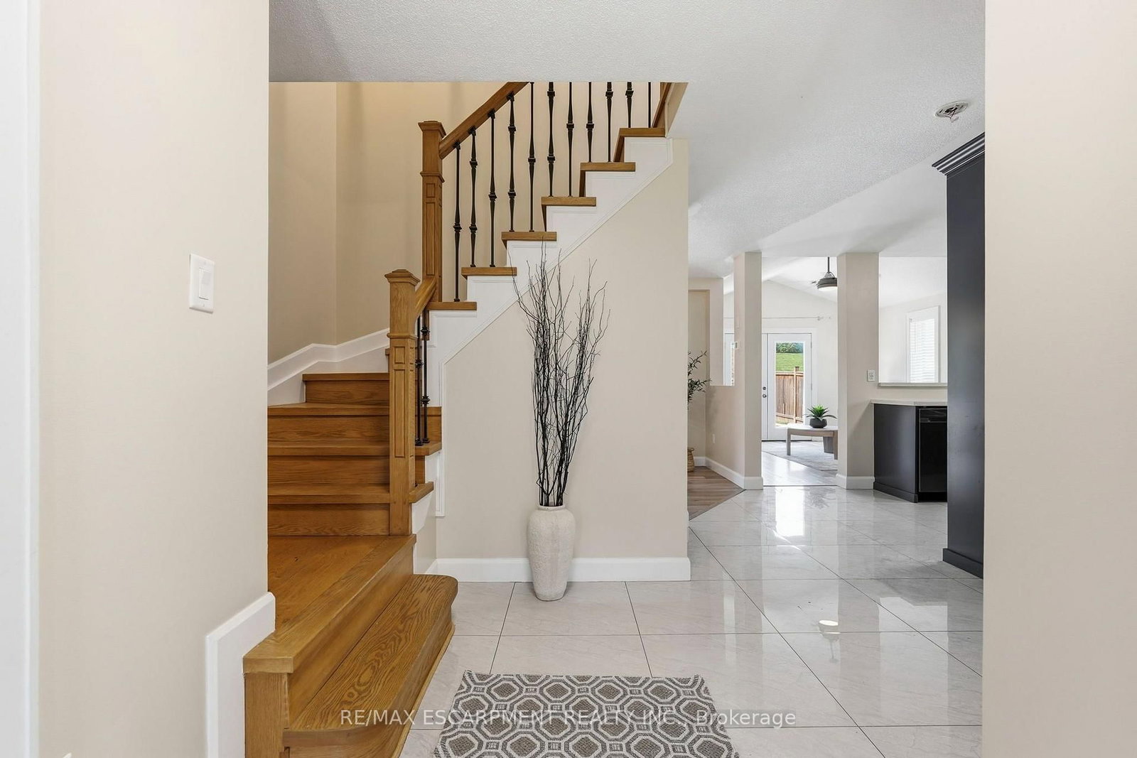 18 Sable Drive • Hamilton, ON photo 6