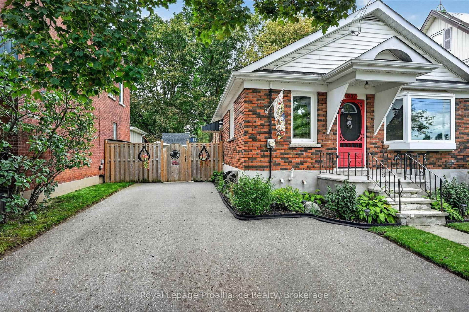 837 Sherburne Street • Peterborough, ON photo 1
