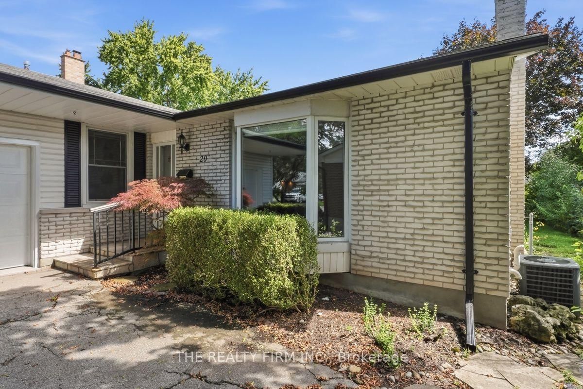 20 Lynngate Court • London South, ON photo 4