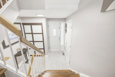 18 Benlea Drive • #C • Ottawa, ON photo 5