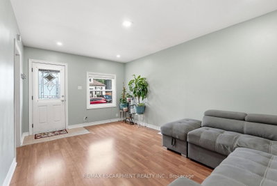 127 Park Row N • Hamilton, ON photo 5