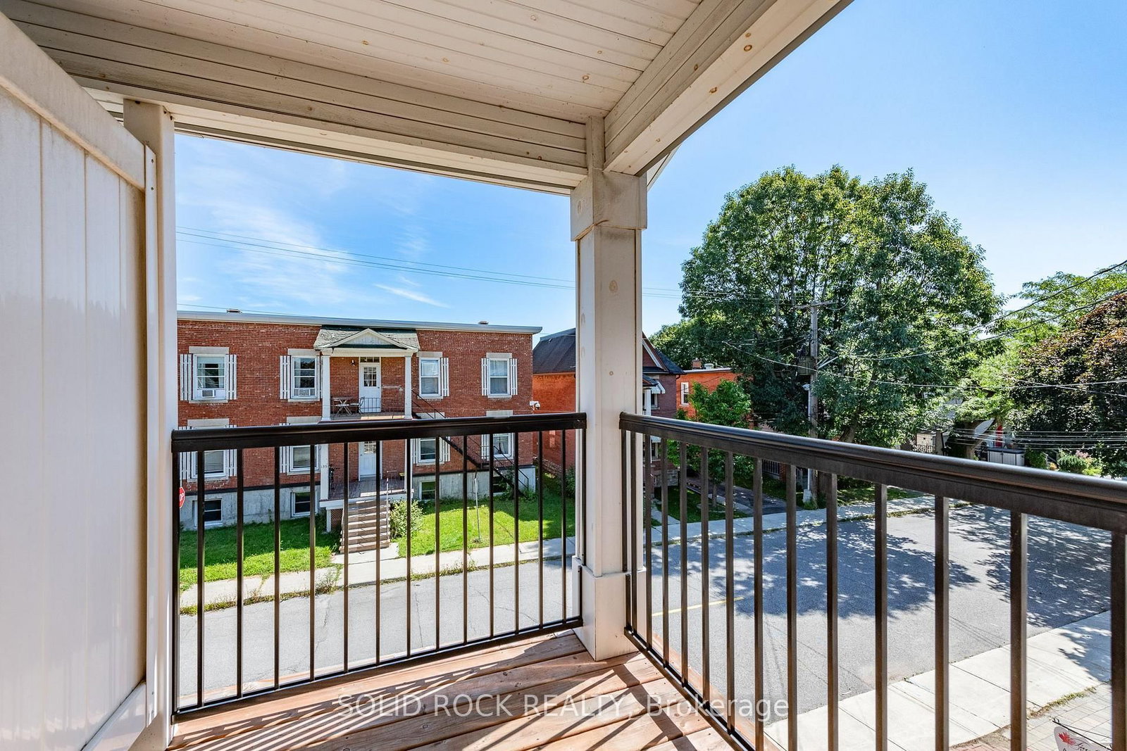 134 Concord Street S • Ottawa, ON photo 33