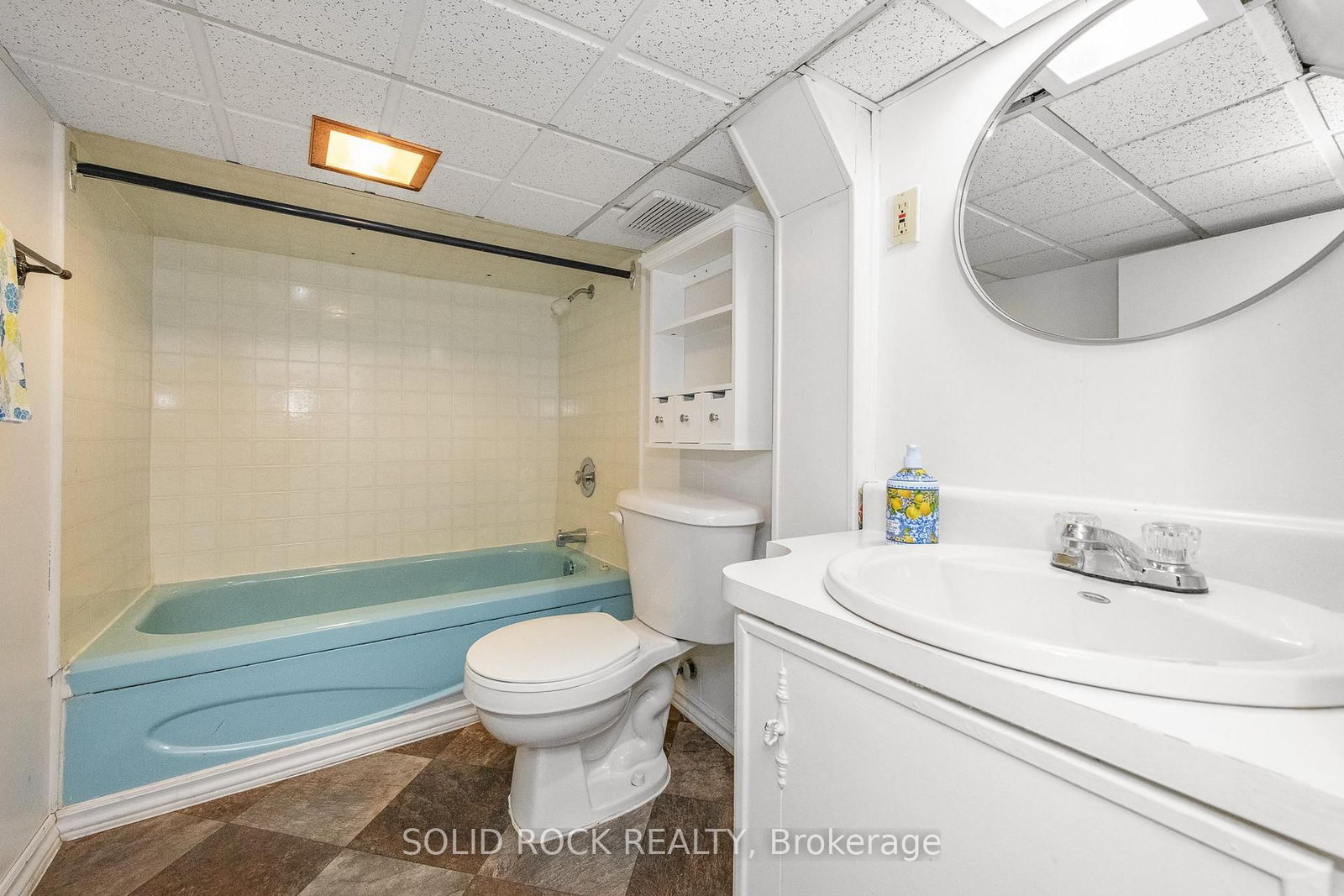 134 Concord Street S • Ottawa, ON photo 38