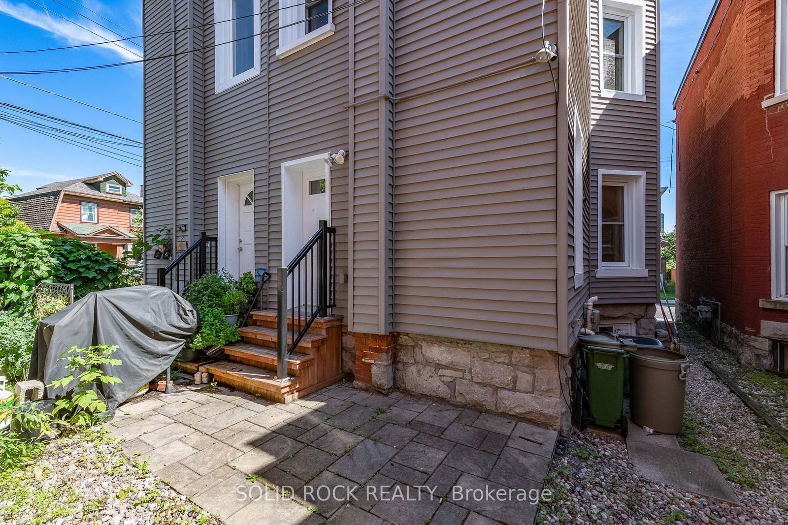 134 Concord Street S • Ottawa, ON photo 42
