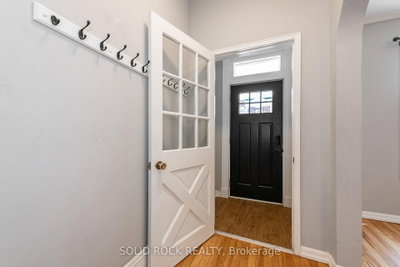 134 Concord Street S • Ottawa, ON photo 5