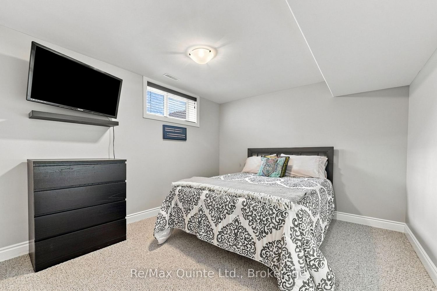 40 Farmington Crescent • Belleville, ON photo 34