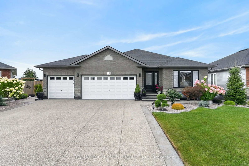 18 LINDA Crescent
