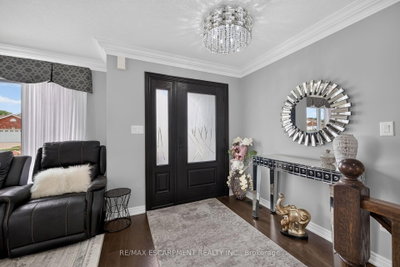 18 LINDA Crescent • Haldimand, ON photo 6