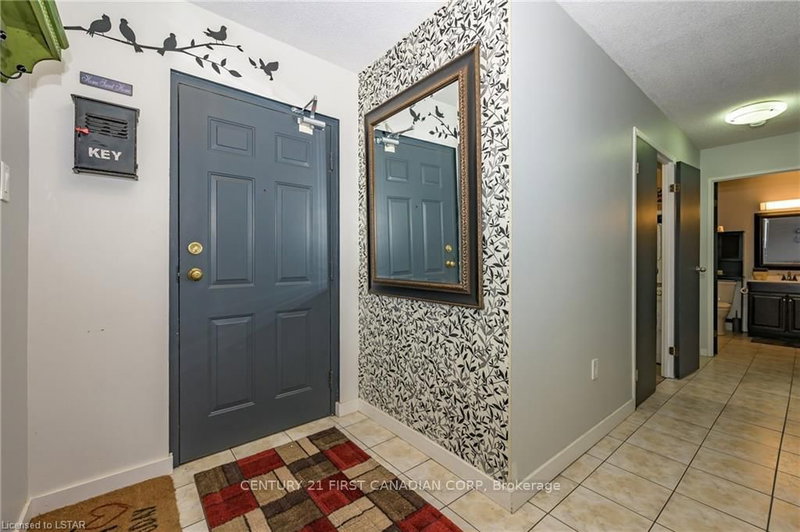 402 - 135 Baseline Road W