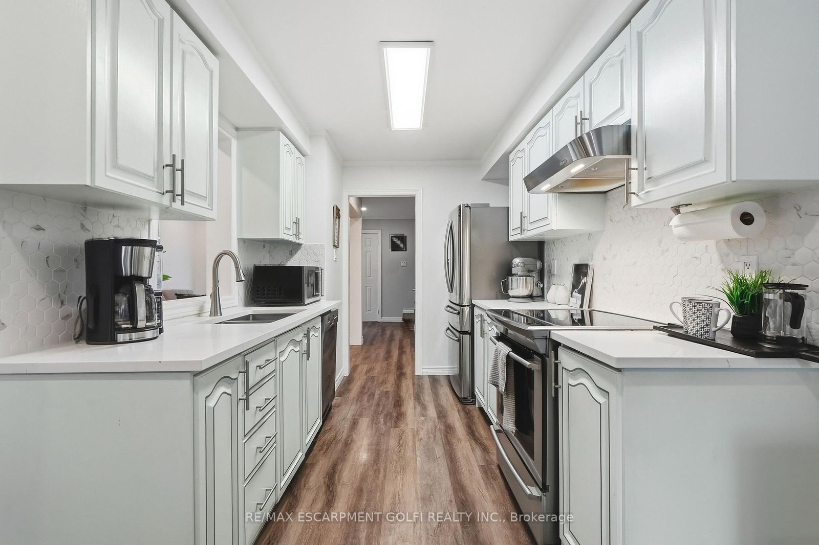 11 Wakefield Lane • Hamilton, ON photo 12