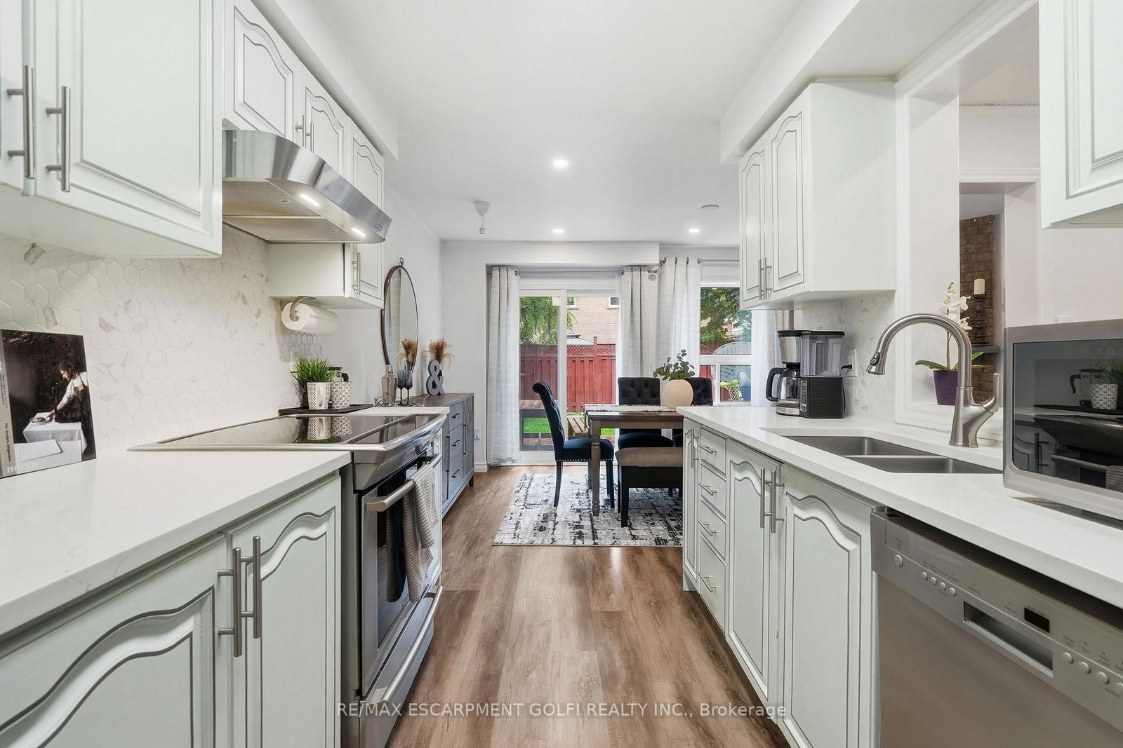 11 Wakefield Lane • Hamilton, ON photo 13