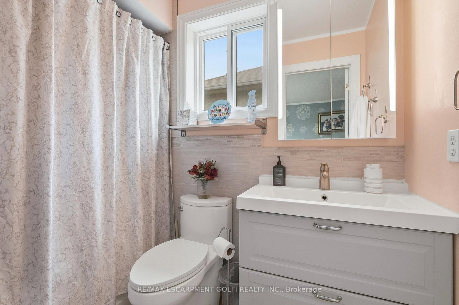 11 Wakefield Lane • Hamilton, ON photo 17
