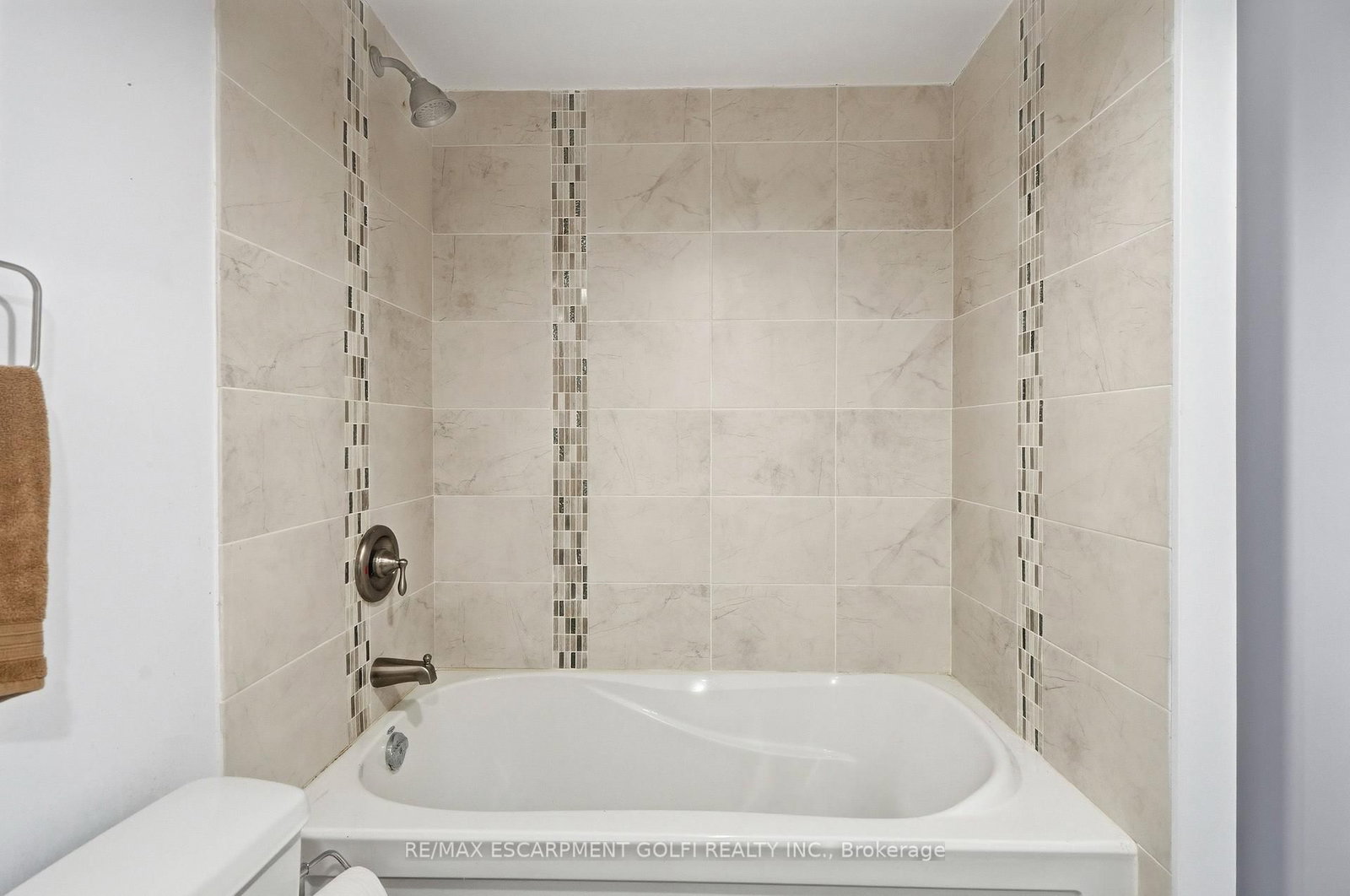 11 Wakefield Lane • Hamilton, ON photo 27