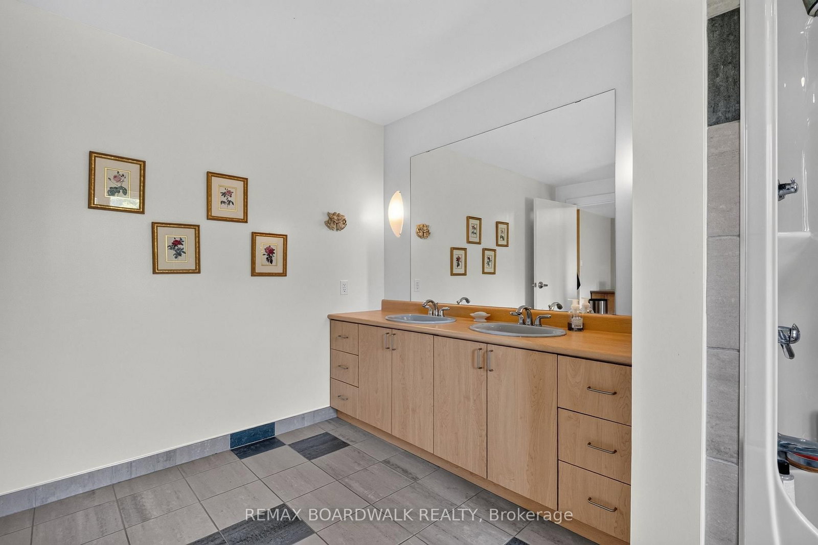 2437 Devine Road • Vars, ON photo 24