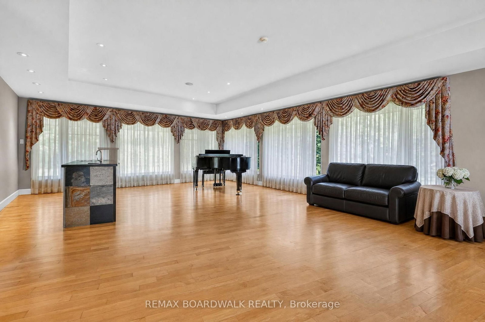 2437 Devine Road • Vars, ON photo 4