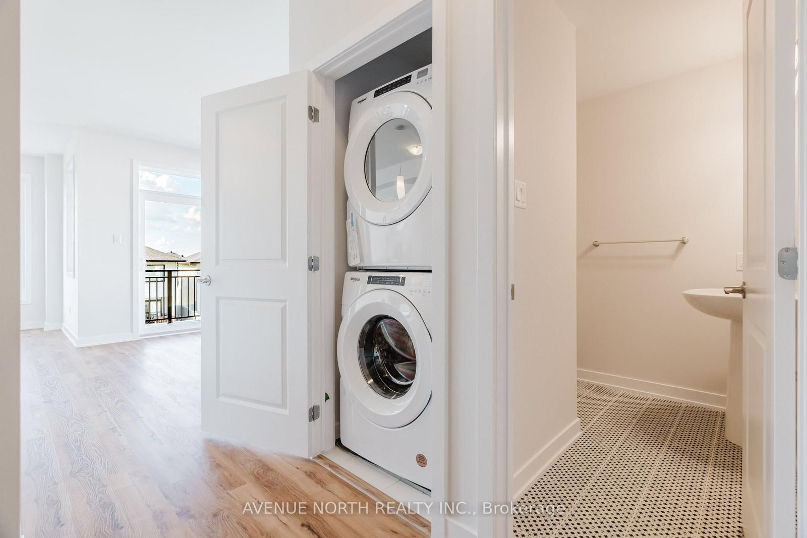 1220 Flycatcher Private • Ottawa, ON photo 11
